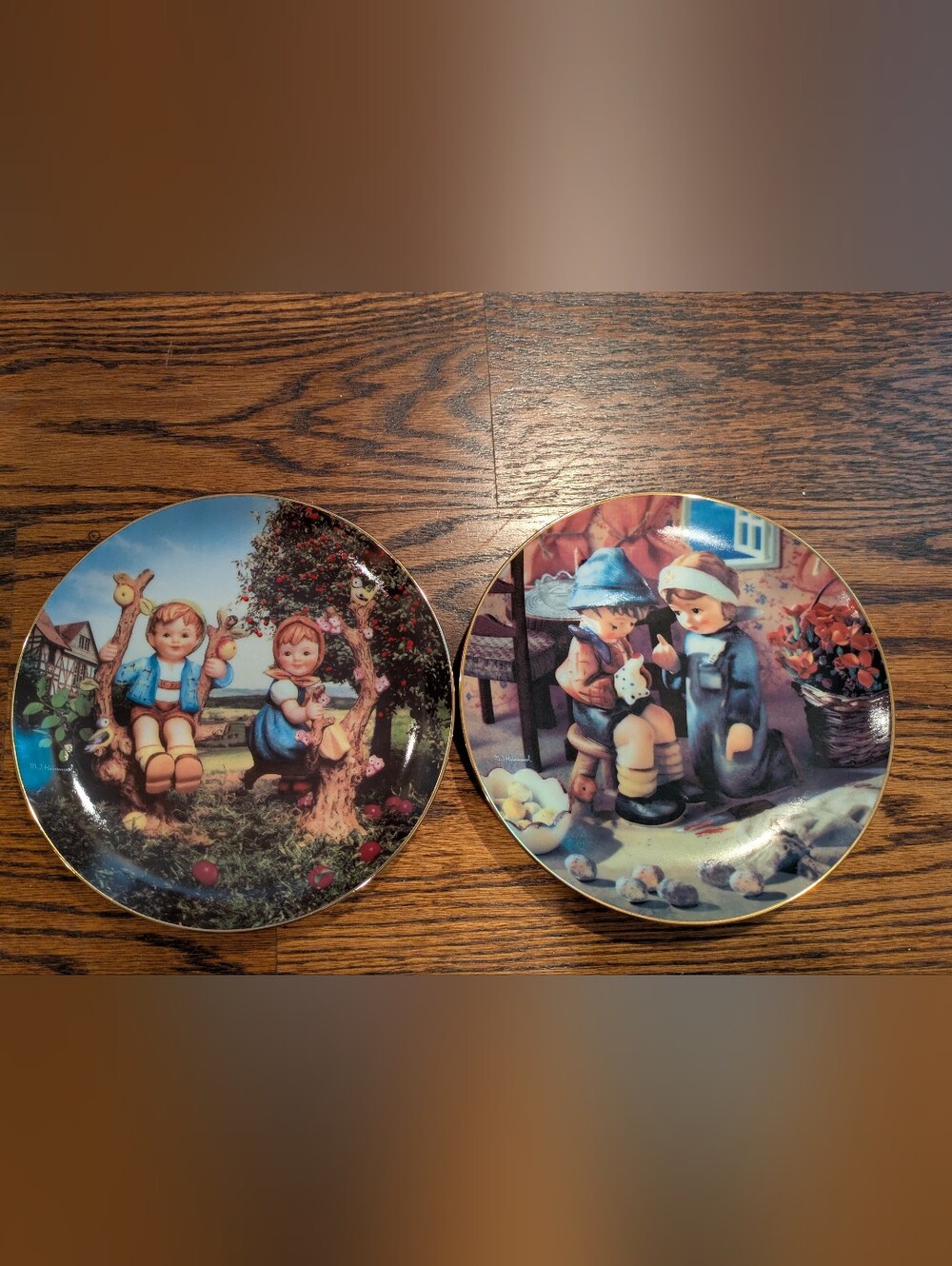 Vintage M.I. Hummel "Little Companions" Collector Plates - Danbury Mint Ser Of 2